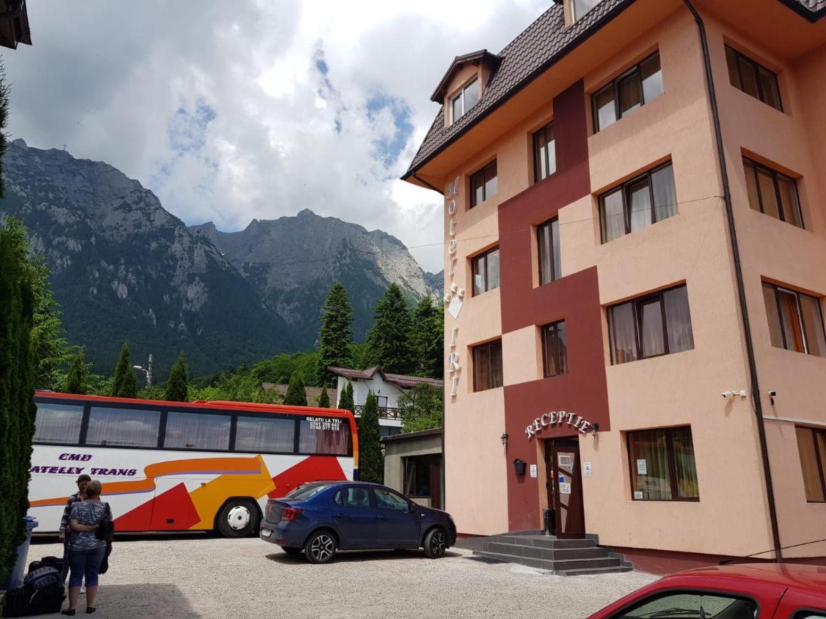 Hotel Iri Buşteni Eksteriør billede