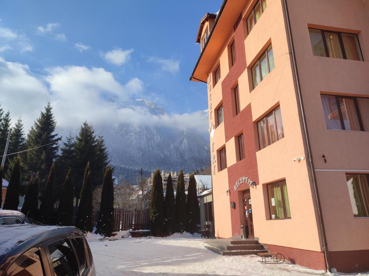 Hotel Iri Buşteni Eksteriør billede