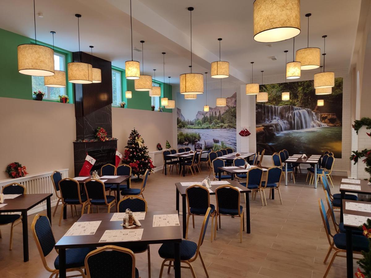 Hotel Iri Buşteni Eksteriør billede
