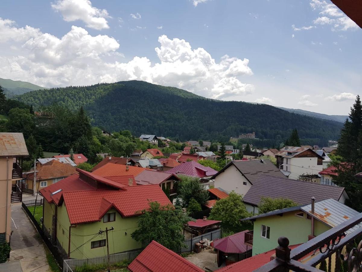 Hotel Iri Buşteni Eksteriør billede