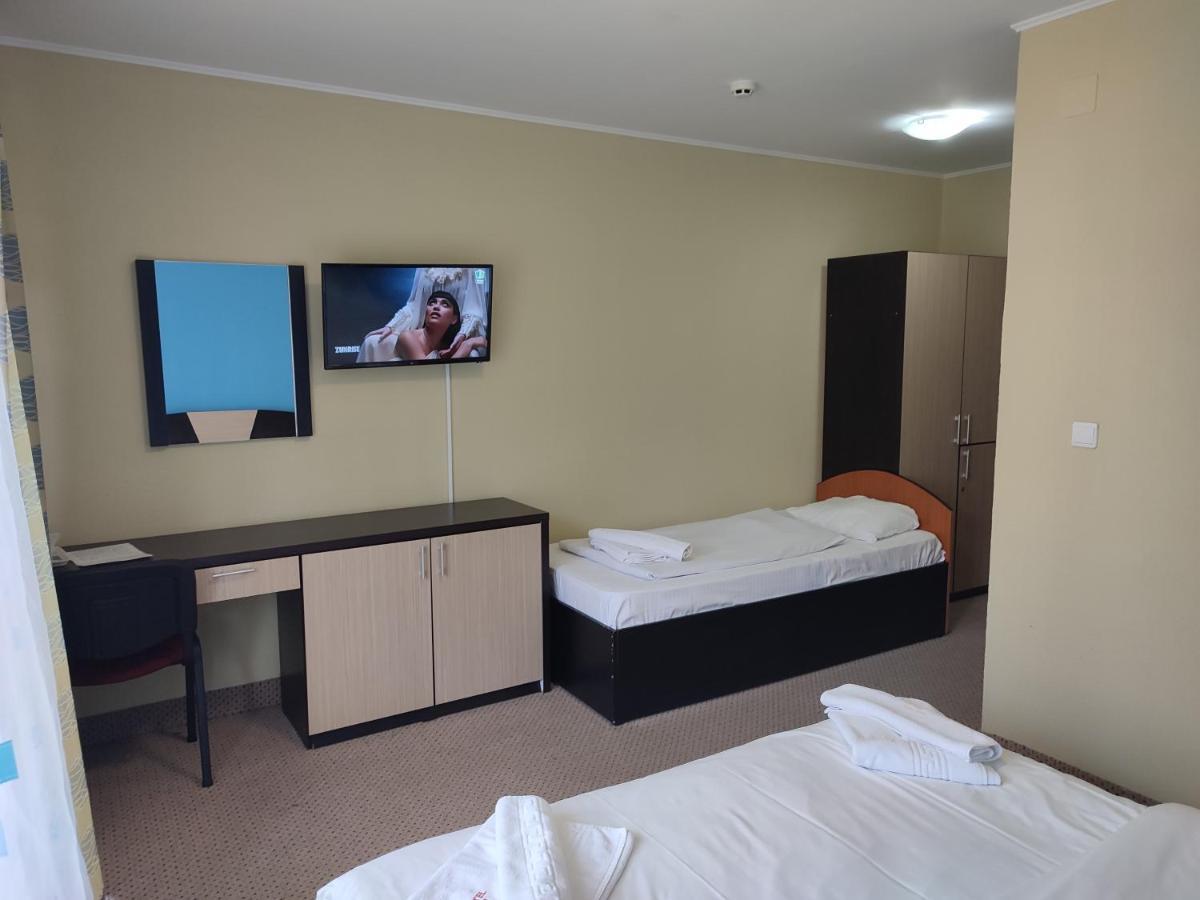 Hotel Iri Buşteni Eksteriør billede