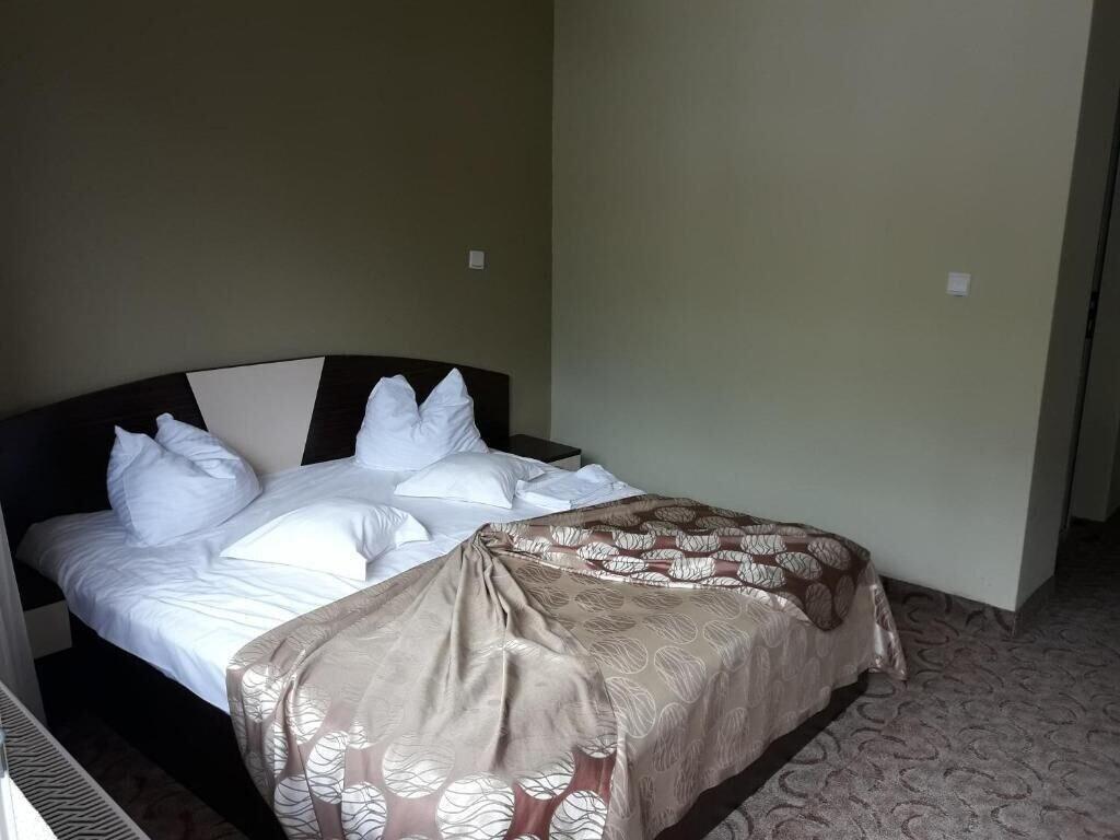 Hotel Iri Buşteni Eksteriør billede