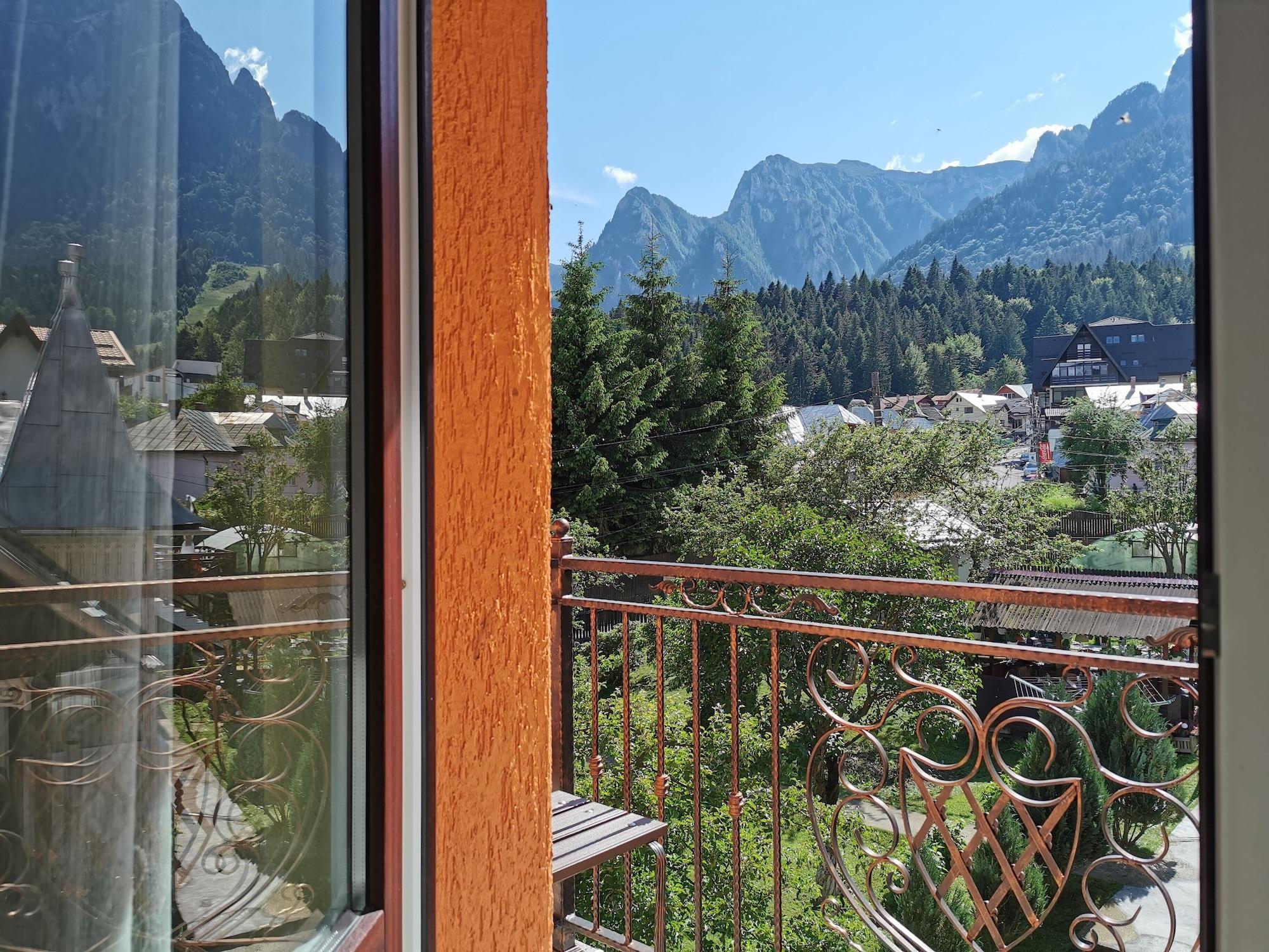 Hotel Iri Buşteni Eksteriør billede