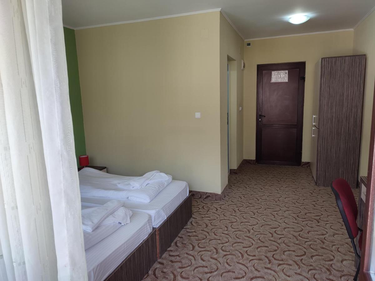 Hotel Iri Buşteni Eksteriør billede