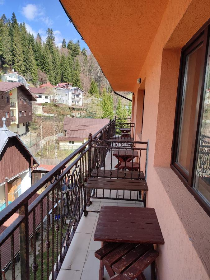 Hotel Iri Buşteni Eksteriør billede