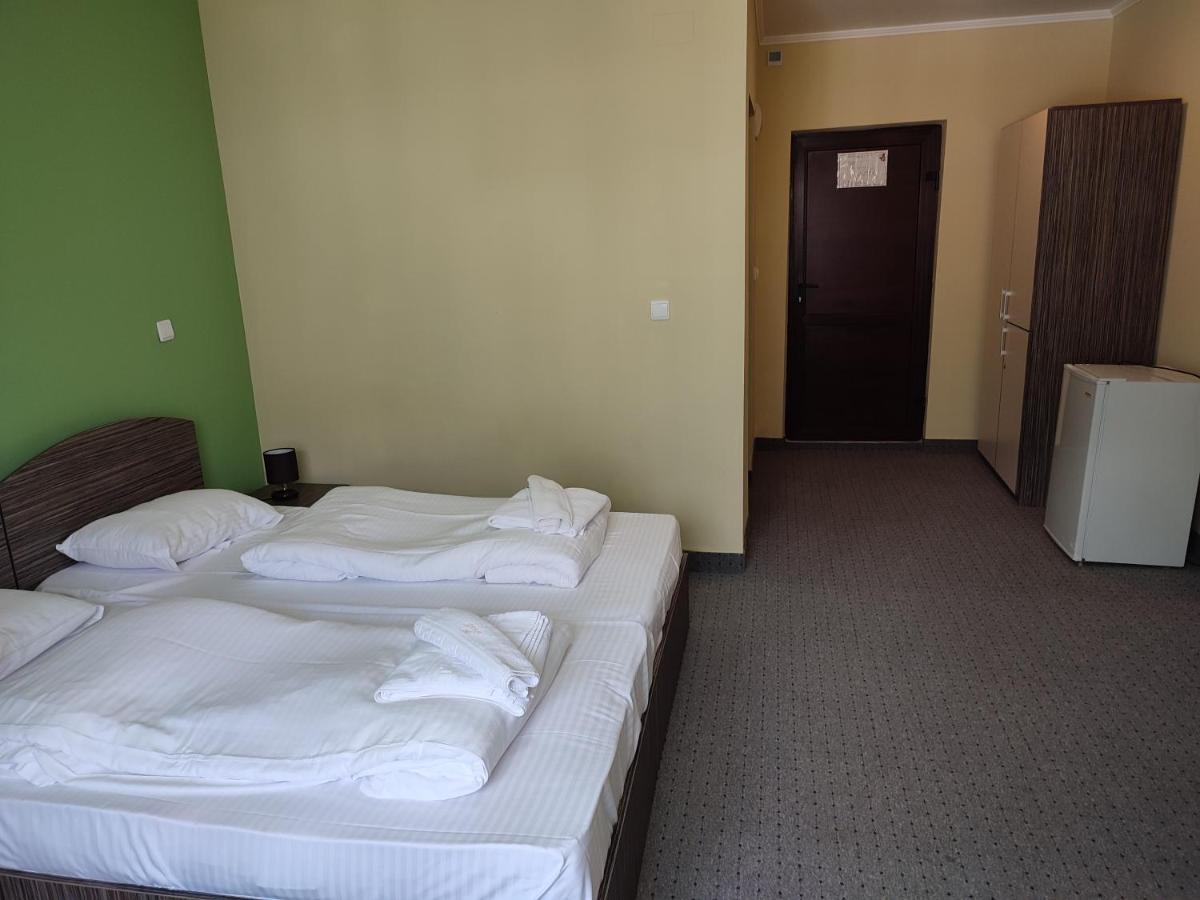 Hotel Iri Buşteni Eksteriør billede