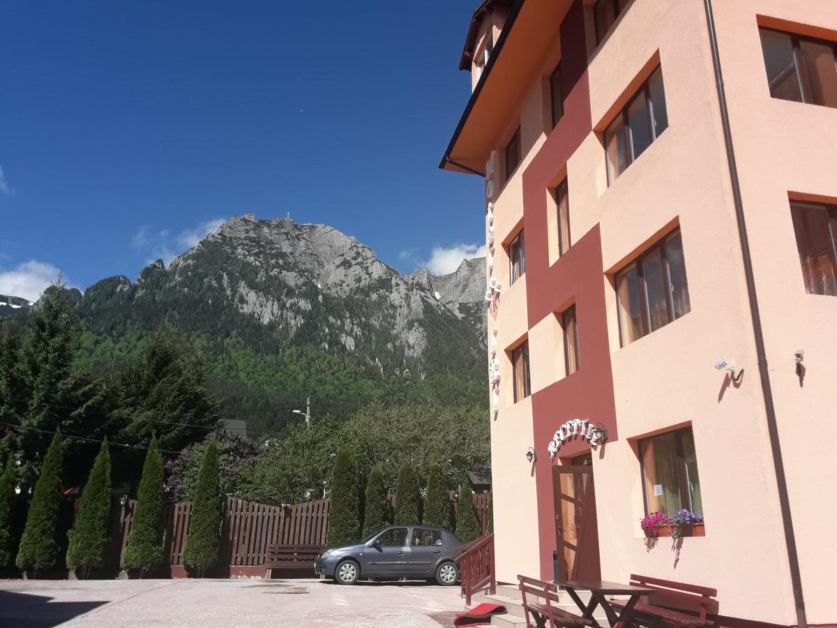 Hotel Iri Buşteni Eksteriør billede